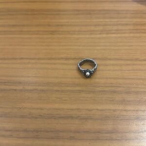 Vintage handmade circle/flower bendable ring.